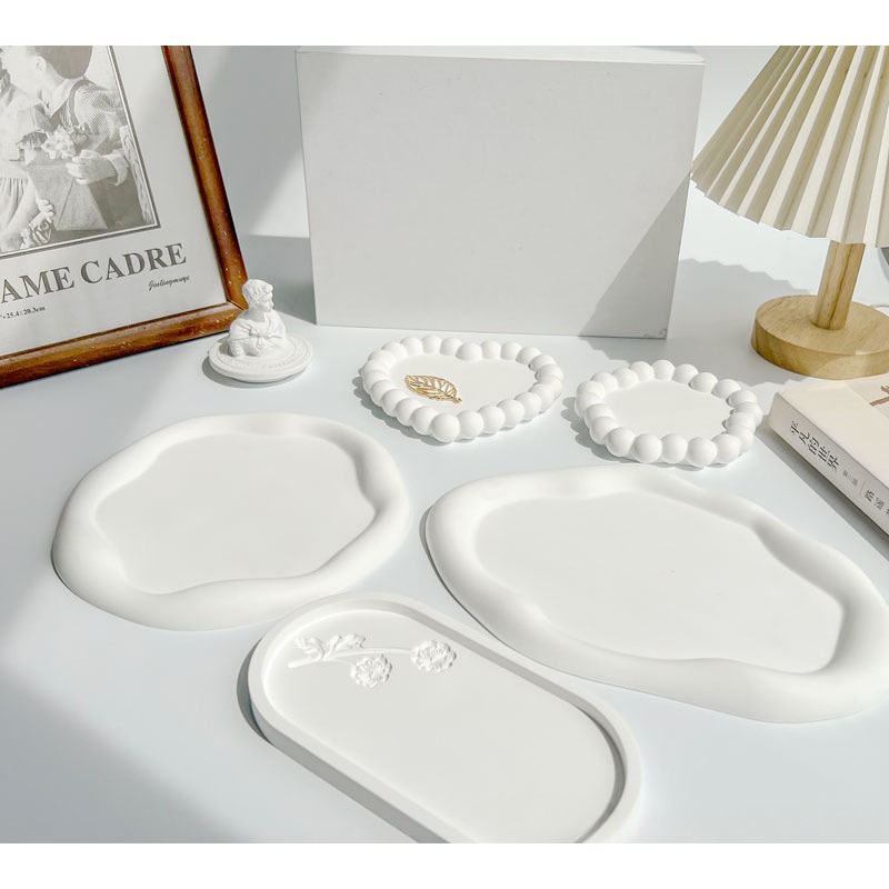 Travertine Tray Oval - Dekorative Stütze mit unregelmäßiger wolken förmiger